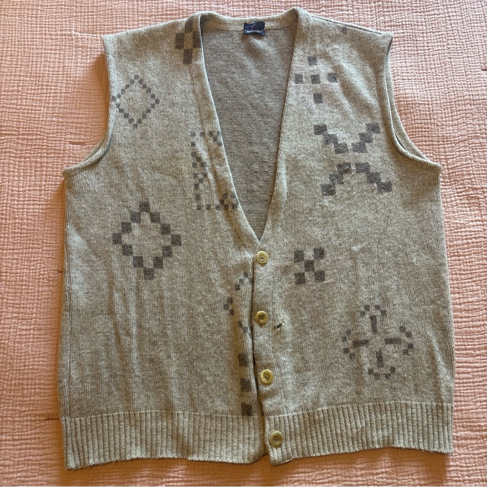 Vintage Daniel Hechter Gray Cream Knit Sweater